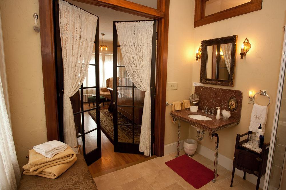 Westphal Mansion Inn Bed & Breakfast Hartford Ngoại thất bức ảnh