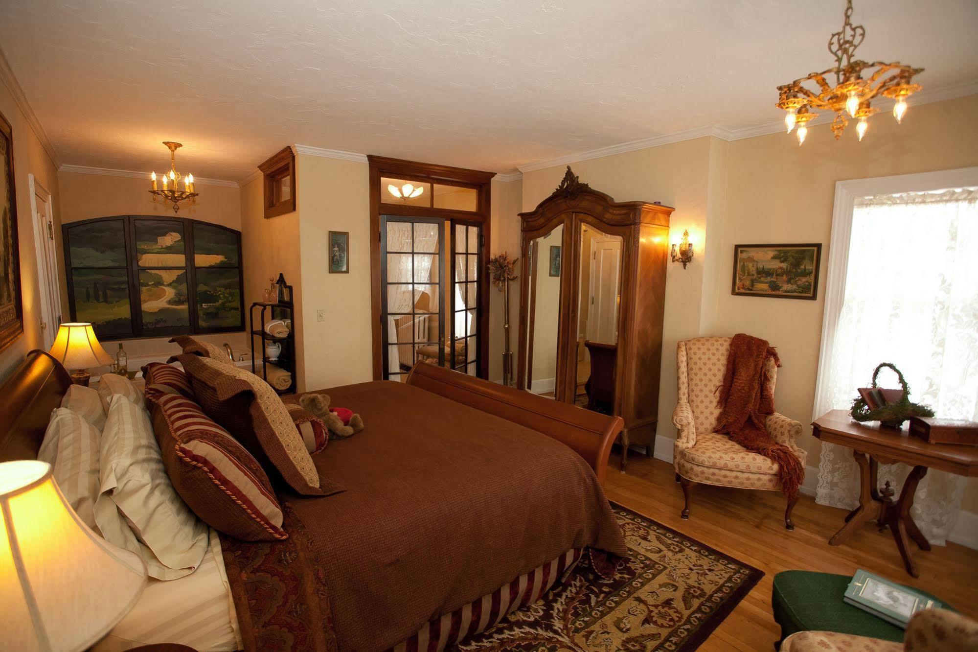 Westphal Mansion Inn Bed & Breakfast Hartford Ngoại thất bức ảnh